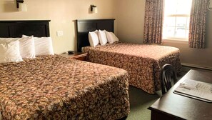 Desk, free WiFi, bed sheets - Traveller's Inn (Summerside)