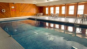 Indoor pool - Traveller's Inn (Summerside)