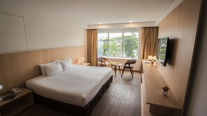 Habitación clásica doble | Ropa de cama hipoalergénica, minibar, caja fuerte