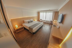 Classic Double Room | Hypo-allergenic bedding, minibar, in-room safe, individually furnished