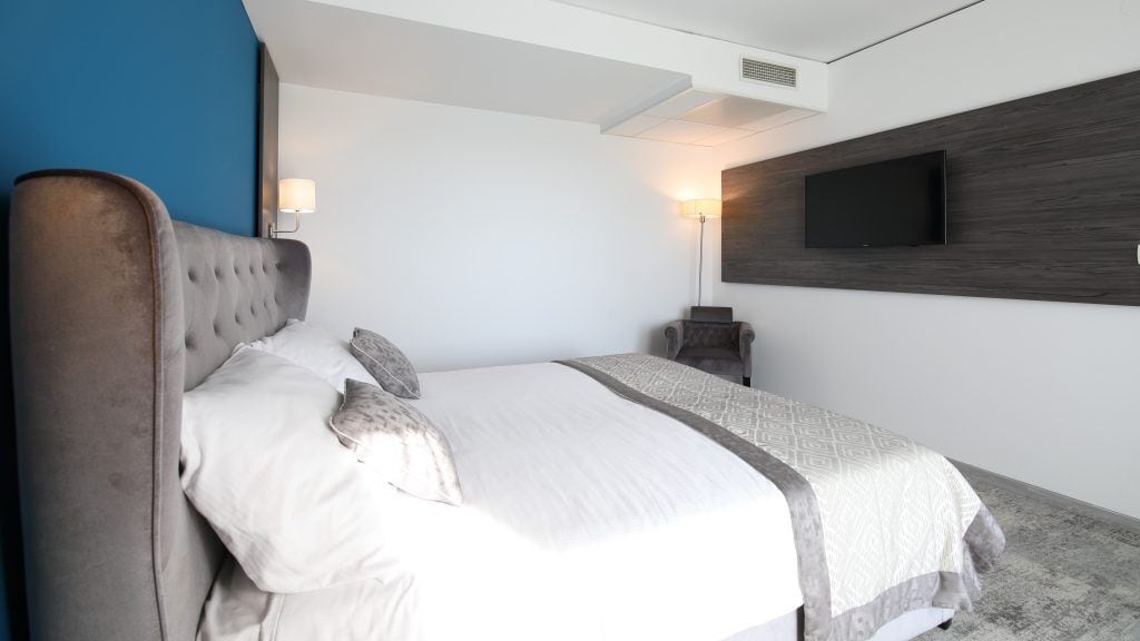 Comfort Double or Twin Room | Minibar, in-room safe, desk, cribs/infant beds