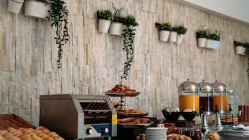 Petit déjeuner continental compris tous les jours