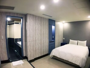 Standard Room, No Windows | Down comforters, minibar, individually decorated, individually furnished - Spa Spring Hotel (Taipei)