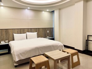 Down duvets, minibar, individually decorated, individually furnished - Spa Spring Hotel (Taipei)