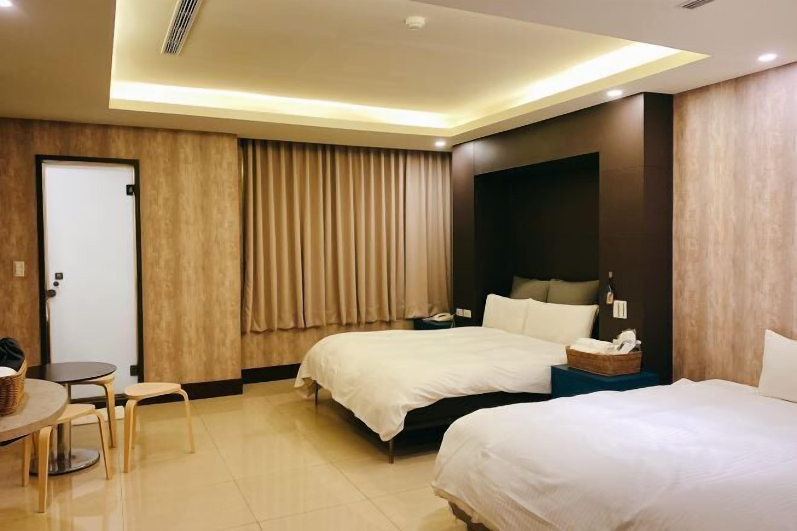 Down duvets, minibar, individually decorated, individually furnished