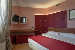 Minibar, in-room safe, desk, soundproofing - Futura Motel (Paderno Dugnano)