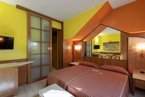 Twin Room | Minibar, in-room safe, desk, soundproofing - Futura Motel (Paderno Dugnano)