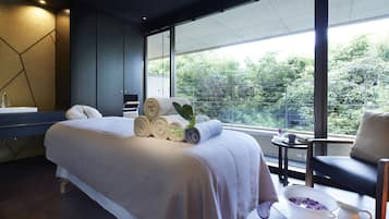 Hot tub, body treatments, aromatherapy, hot stone massages