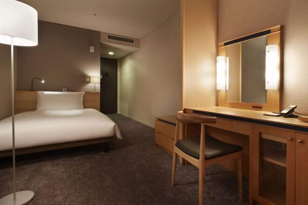 1 Schlafzimmer, Daunenbettdecken, Zimmersafe, Bügeleisen/Bügelbrett