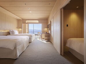 Superior 4 Beds (New Knows Old), Non Smoking | Down comforters, in-room safe, iron/ironing board, free WiFi