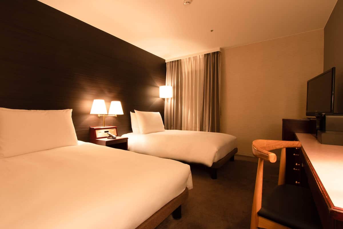 1 Schlafzimmer, Daunenbettdecken, Zimmersafe, Bügeleisen/Bügelbrett