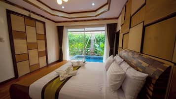 Deluxe-huvila | Tallelokero huoneessa, työpöytä, pimennysverhot, lisävuoteet