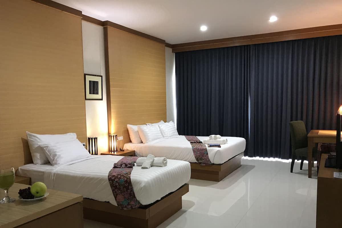 Standard Triple Room | In-room safe, desk, blackout curtains, free WiFi