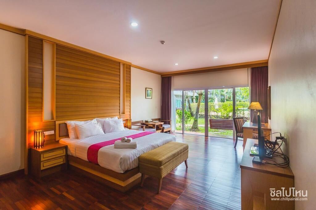 In-room safe, desk, blackout curtains, rollaway beds