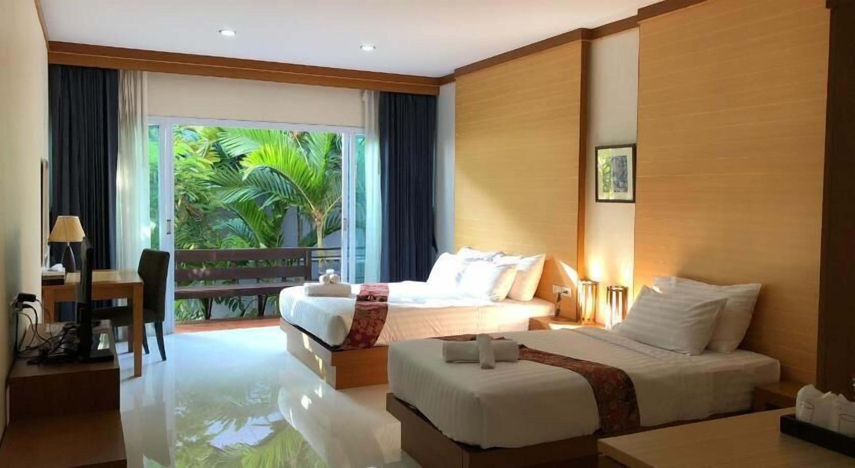 In-room safe, desk, blackout curtains, rollaway beds