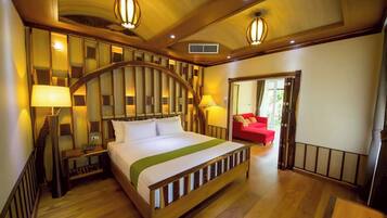 In-room safe, desk, blackout curtains, rollaway beds