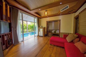 Royal Villa | In-room safe, desk, blackout curtains, free WiFi - Taman Resort (Phitsanulok)