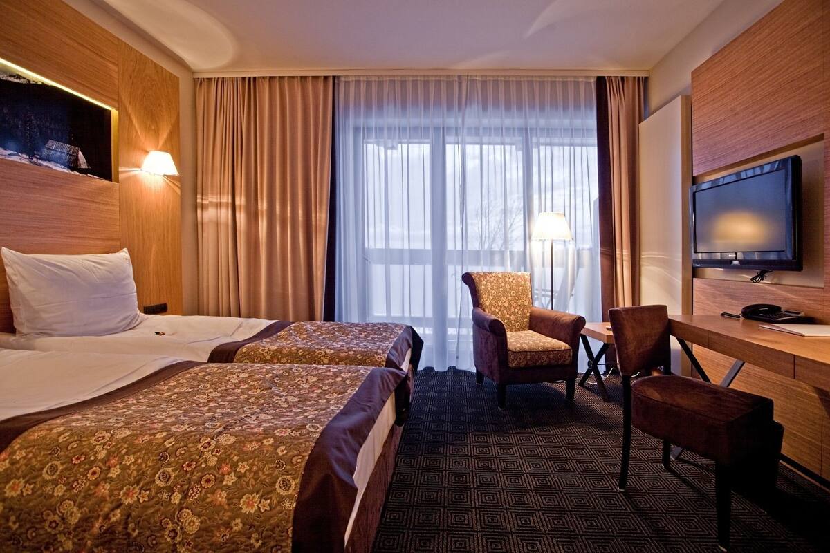 Premium bedding, minibar, in-room safe, desk