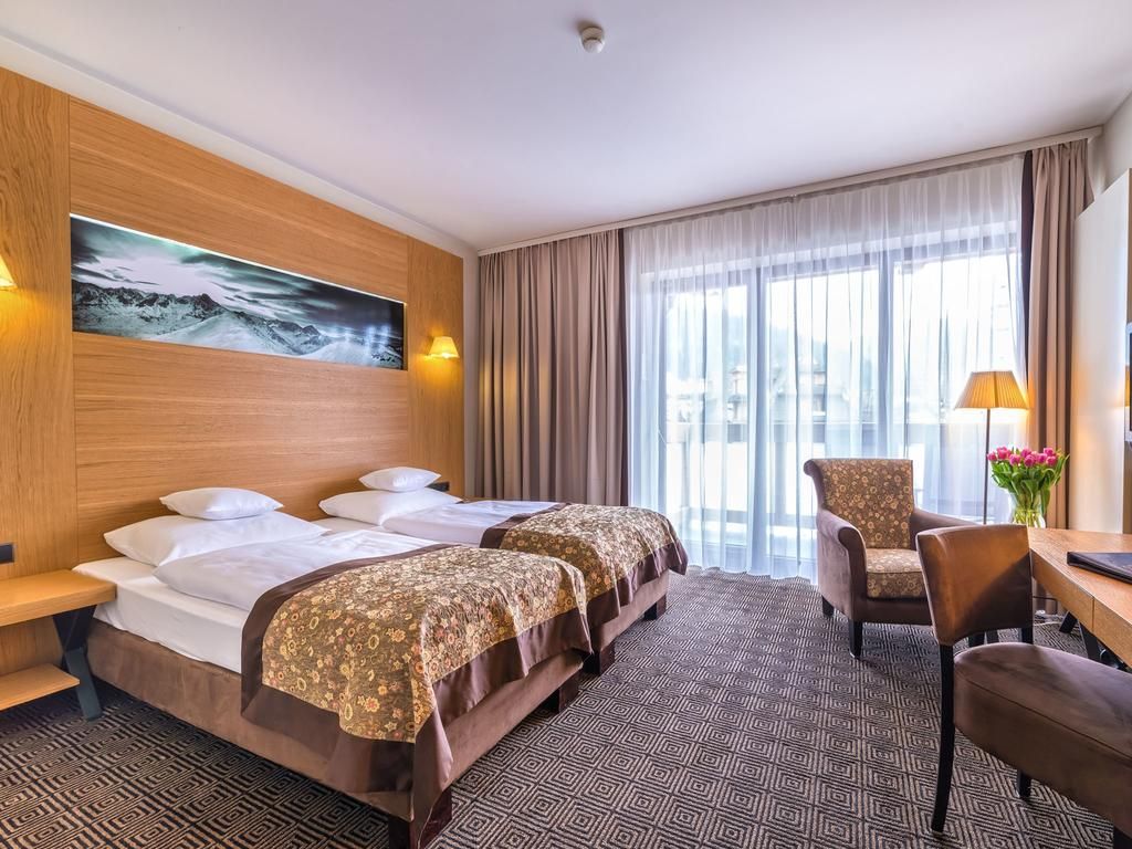 Premium bedding, minibar, in-room safe, desk
