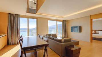 Couette en duvet d'oie, rideaux occultants, Wi-Fi, draps fournis