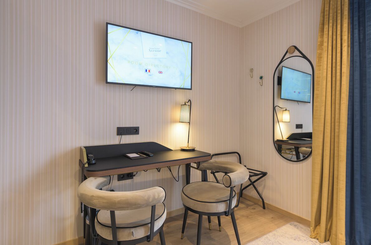 comfort room | minibar, in-room safe, individually decorated, soundproofing