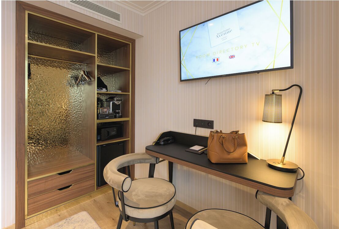 comfort room | minibar, in-room safe, individually decorated, soundproofing