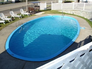 Outdoor pool - Motel Clair-Mont (Sainte-Agathe-des-Monts)