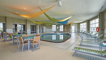 Indendørs pool