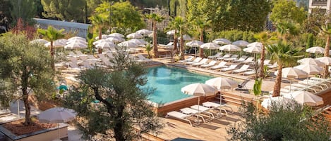 Indoor pool, seasonal outdoor pool, pool umbrellas, sun loungers