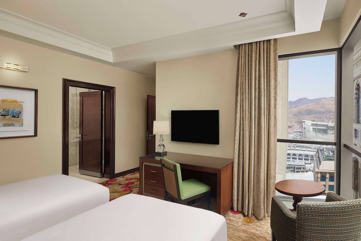 1 bedroom, premium bedding, in-room safe, desk
