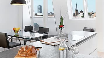 Luxury Penthouse, 2 Bedrooms | In-room dining