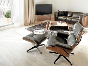 Luxe penthouse, 2 slaapkamers | Woonruimte | Flatscreentelevisie