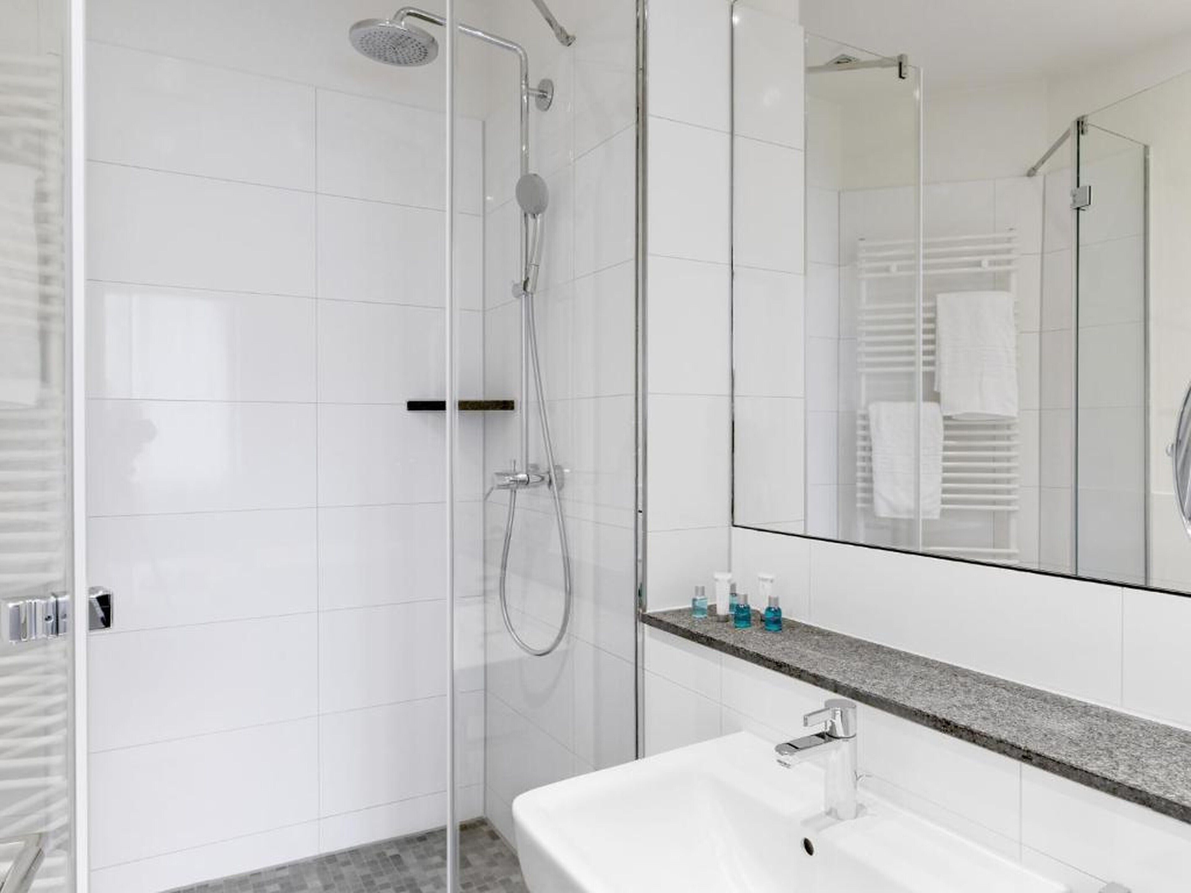 Foto - THE RED - Living Suites by the Rhine