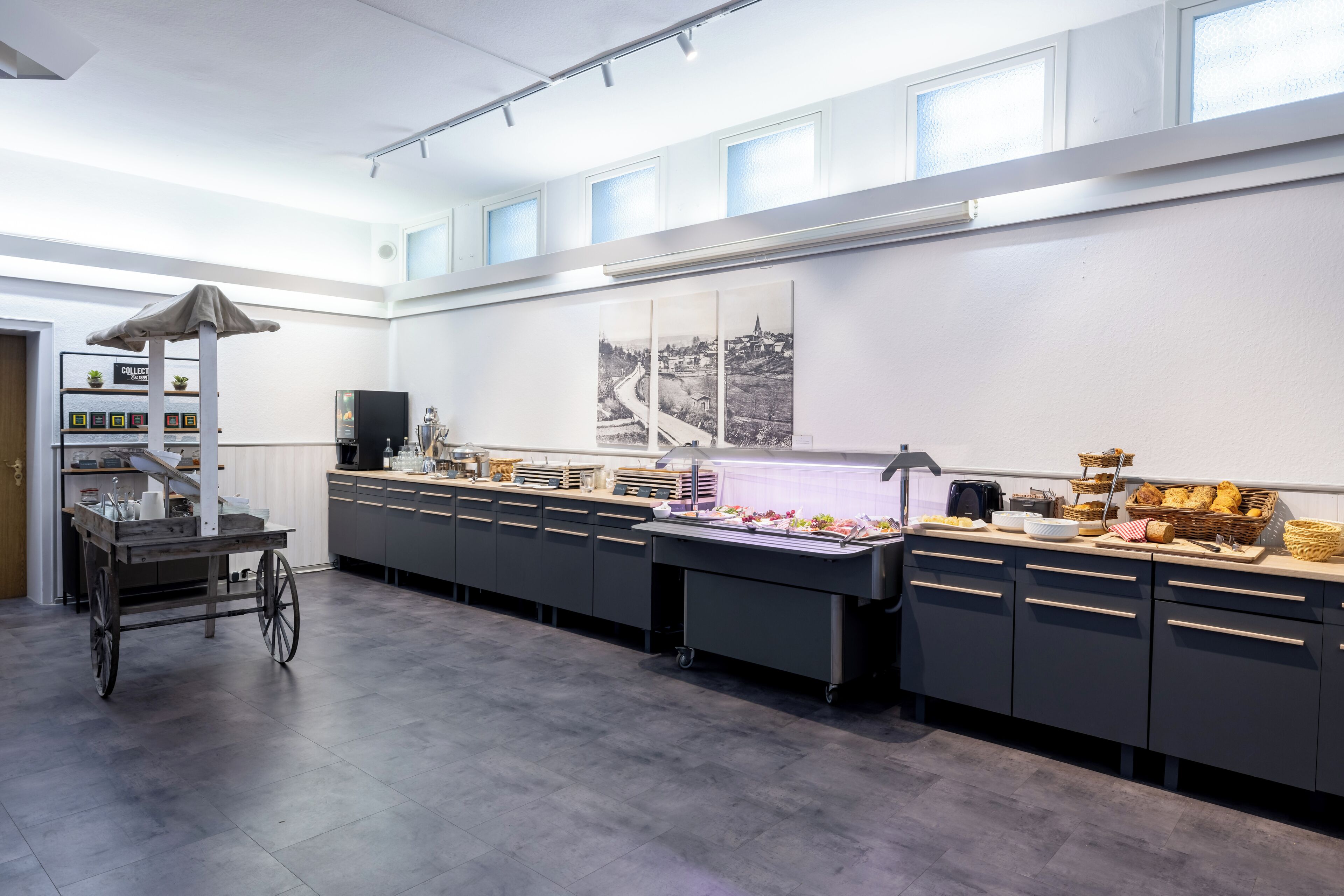 Se ofrece un desayuno bufé (23.50 EUR por persona)