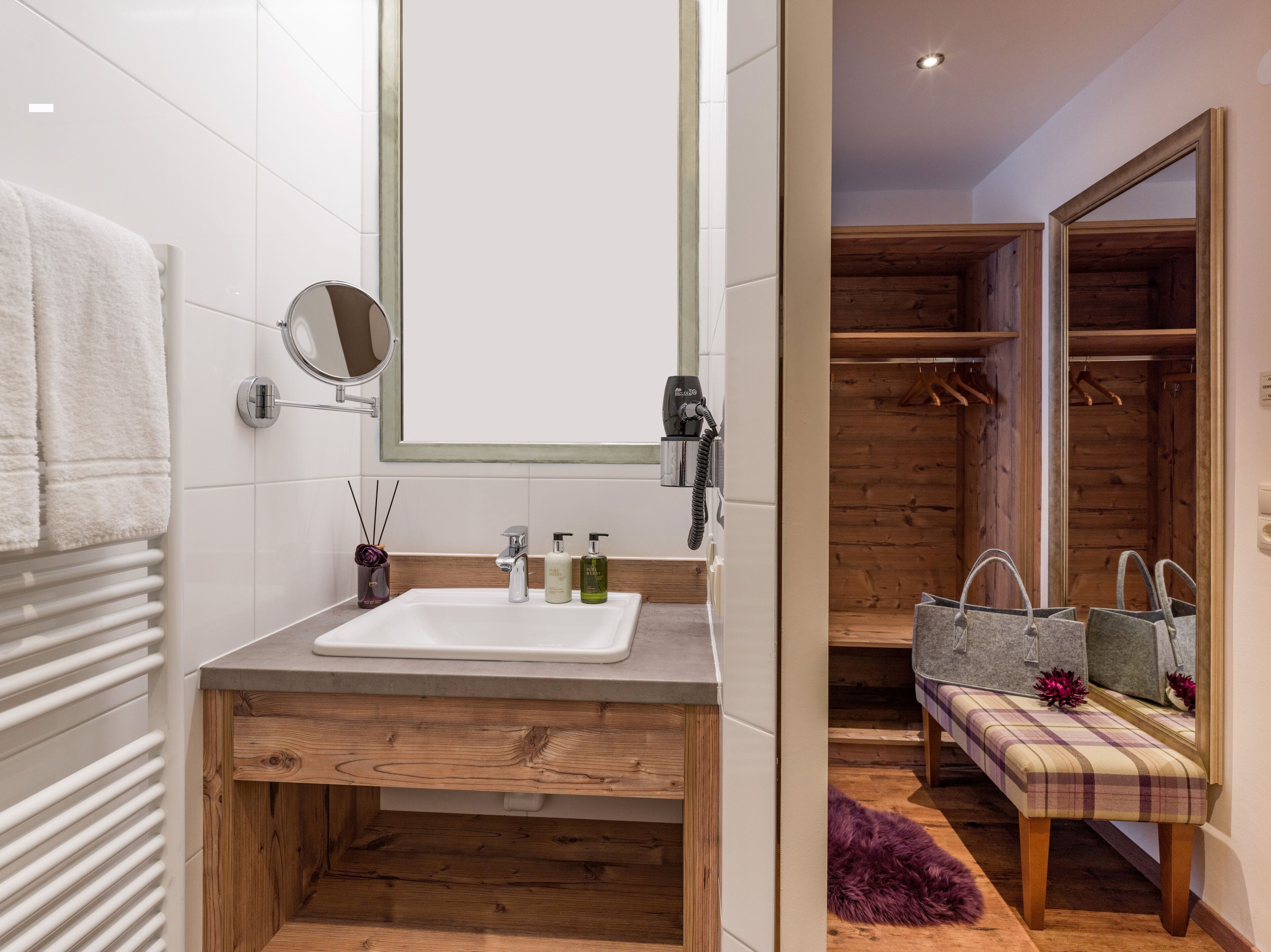 single room | bathroom | free toiletries, hair dryer, towels