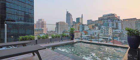 Kolam renang terbuka