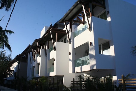 Exterior. Dodola Lodge