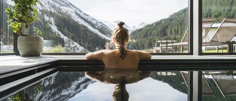 Sauna, baño de vapor, masajes con piedras calientes y reflexología