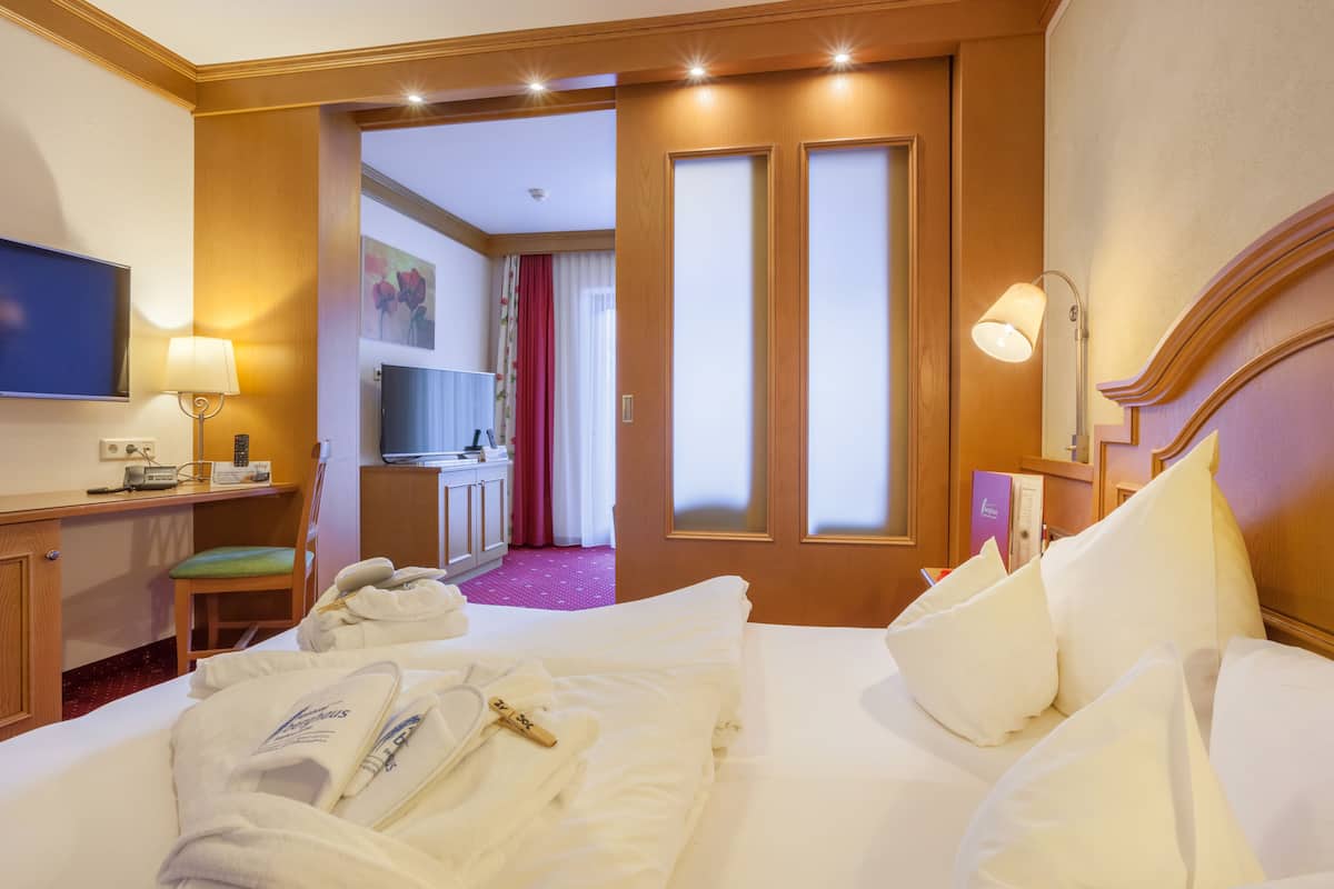 1 Schlafzimmer, hochwertige Bettwaren, Minibar, Zimmersafe