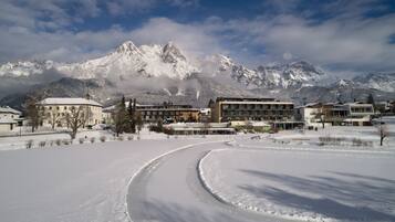 Fachada de la propiedad