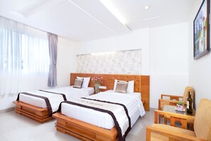 Minibar, in-room safe, desk, blackout drapes - Gia Huy Hotel (Ho Chi Minh City)