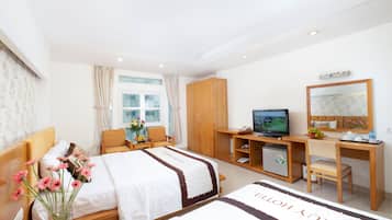 Lyxrum | Minibar, värdeförvaringsskåp på rummet och skrivbord