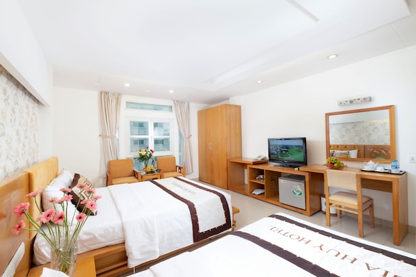 Luxury-Zimmer | Minibar, Zimmersafe, Schreibtisch, Verdunkelungsvorhänge