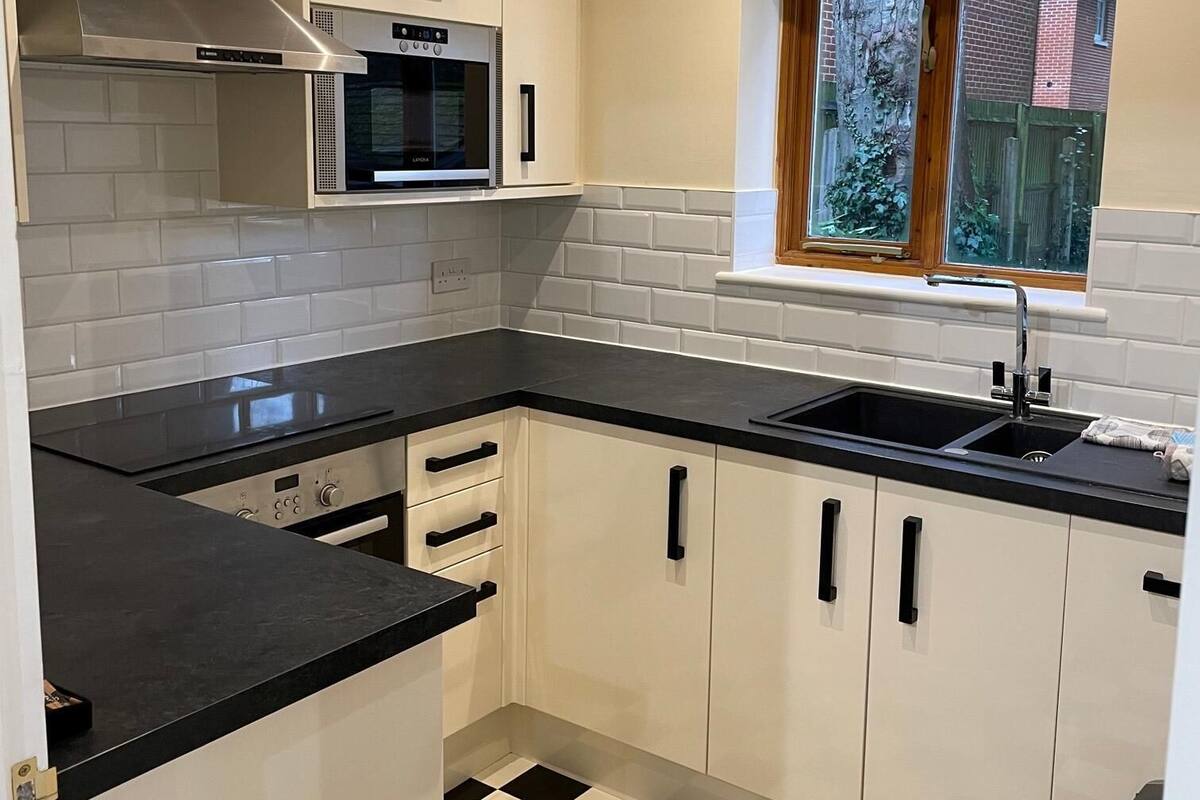 cottage, private bathroom | private kitchen