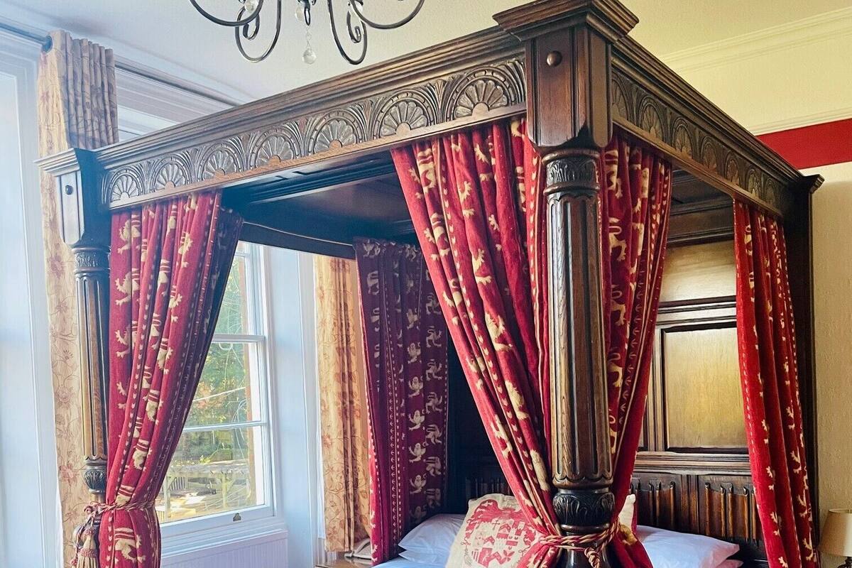 ダブルルーム (Four Poster) | 客室の設備とサービス