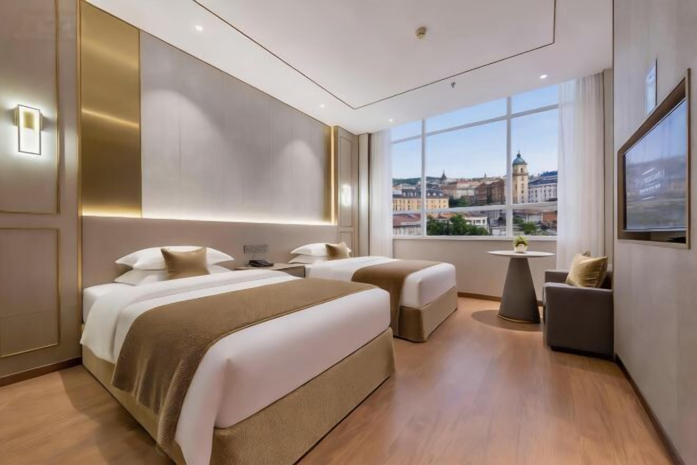 Premium bedding, down comforters, pillowtop beds, free minibar items