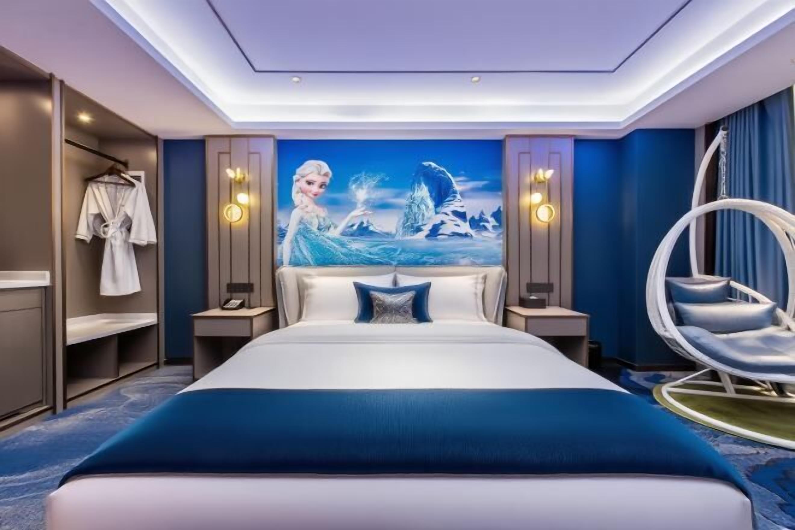 Premium bedding, down comforters, pillowtop beds, free minibar items