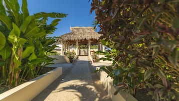 Body treatments, aromatherapy, hot stone massages, deep-tissue massages