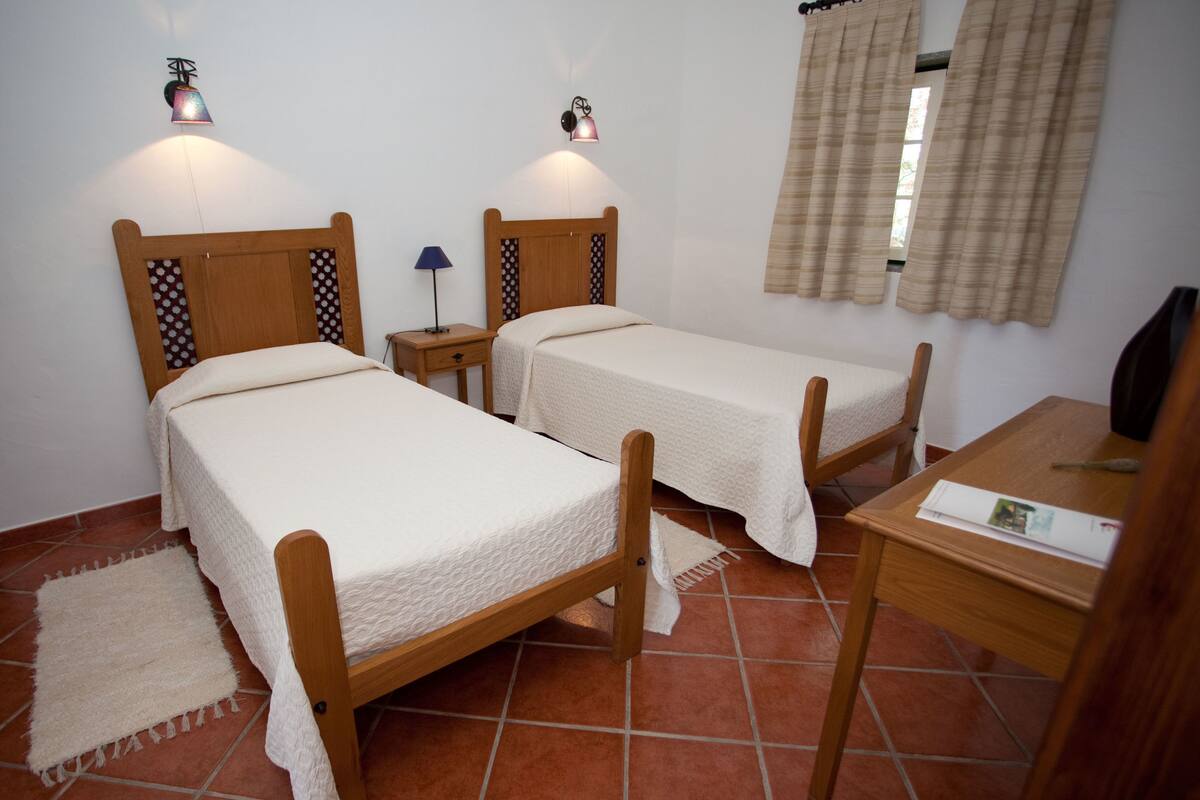 Suite | Caja de seguridad en la habitación, cortinas blackout y insonorización