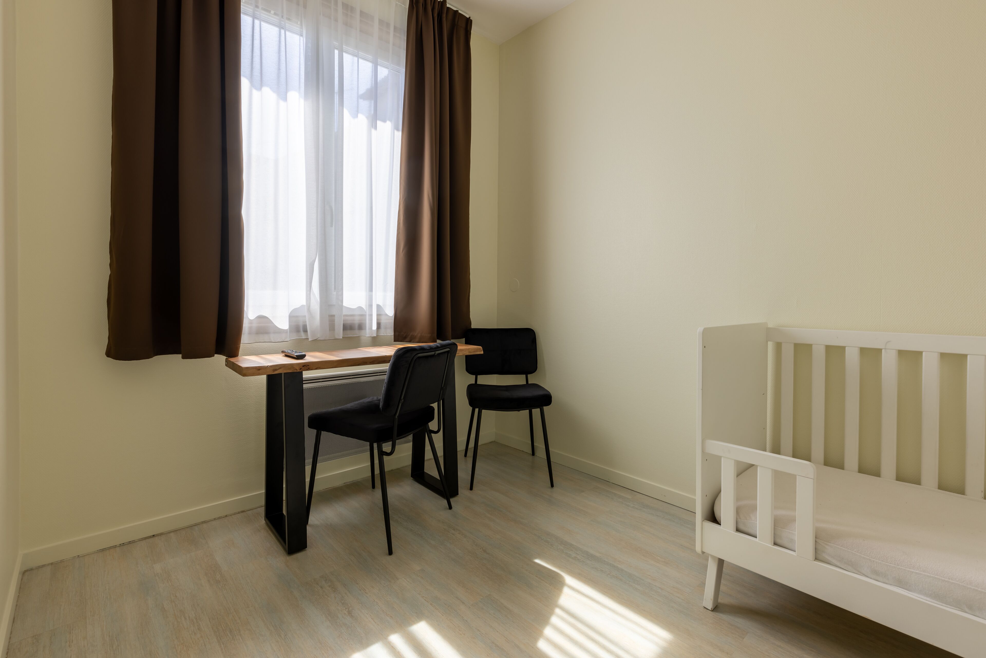 family suite, garden area | in-room safe, individually decorated, individually furnished, desk